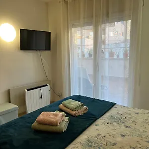 https://cmode-apartament-al-bell-mig-de-girona.catalonia-hotels.com