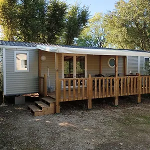 https://paradis-des-dombes.hotels-rhonealpes.com